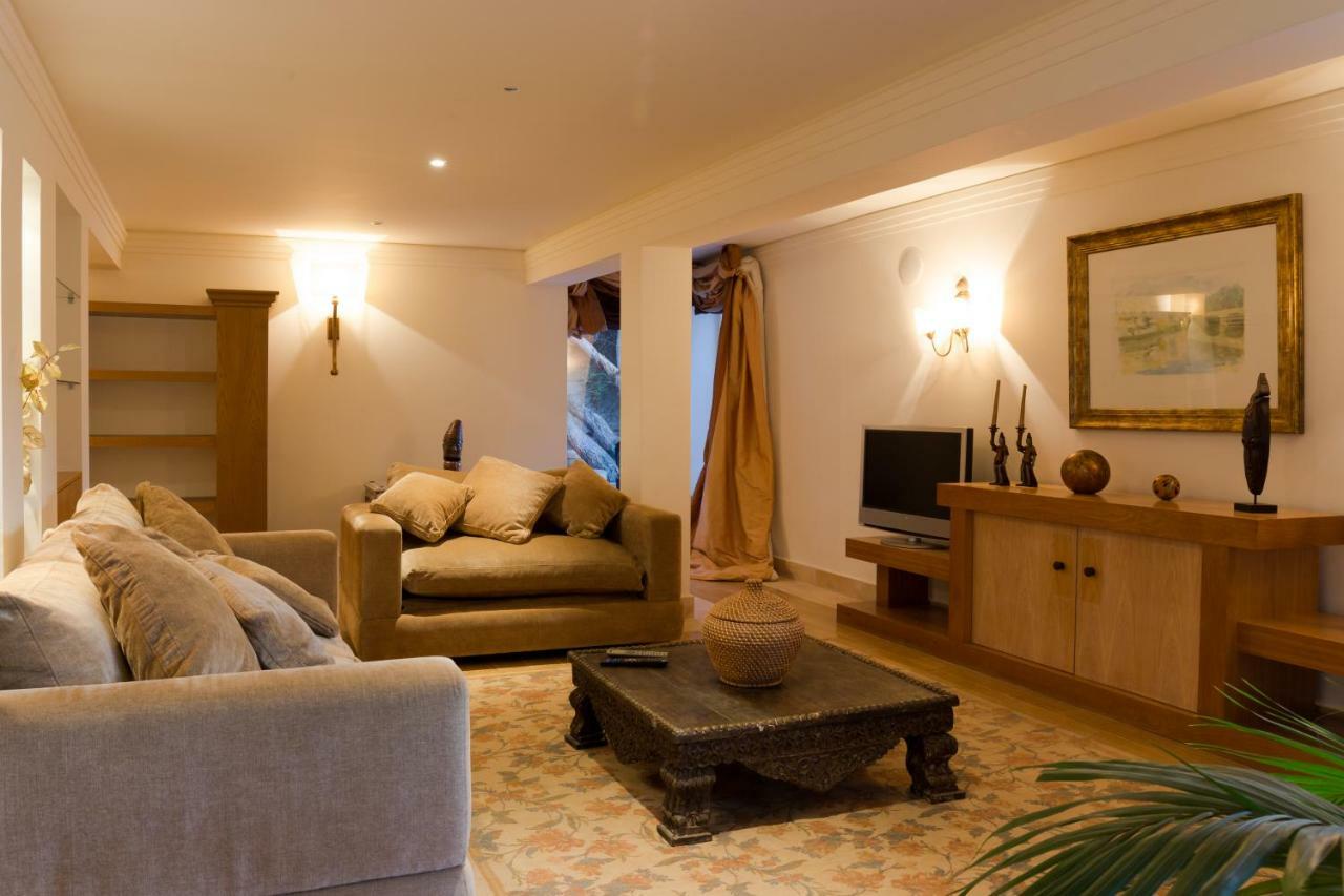 Apartamento Com Piscina Cruz Quebrada Ngoại thất bức ảnh