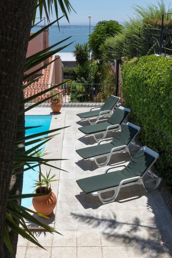 Apartamento Com Piscina Cruz Quebrada Ngoại thất bức ảnh