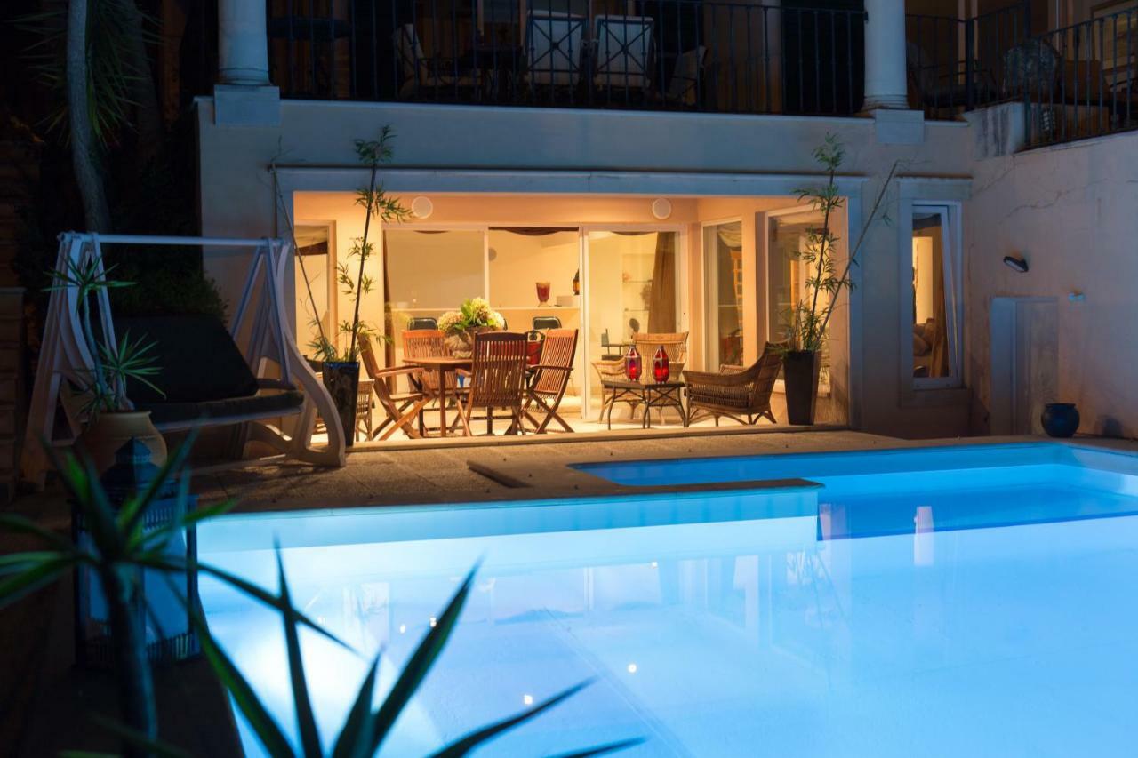 Apartamento Com Piscina Cruz Quebrada Ngoại thất bức ảnh