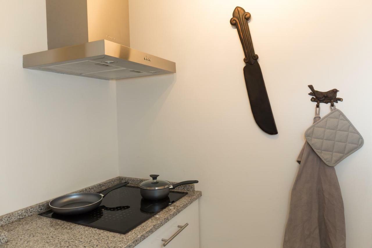 Apartamento Com Piscina Cruz Quebrada Ngoại thất bức ảnh